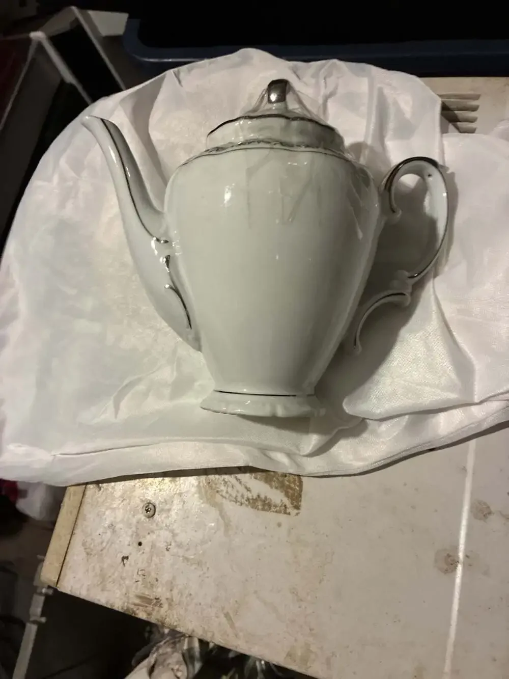 Winterling Bavaria WIG26 Porcelain Teapot with Platinum Rose Trim